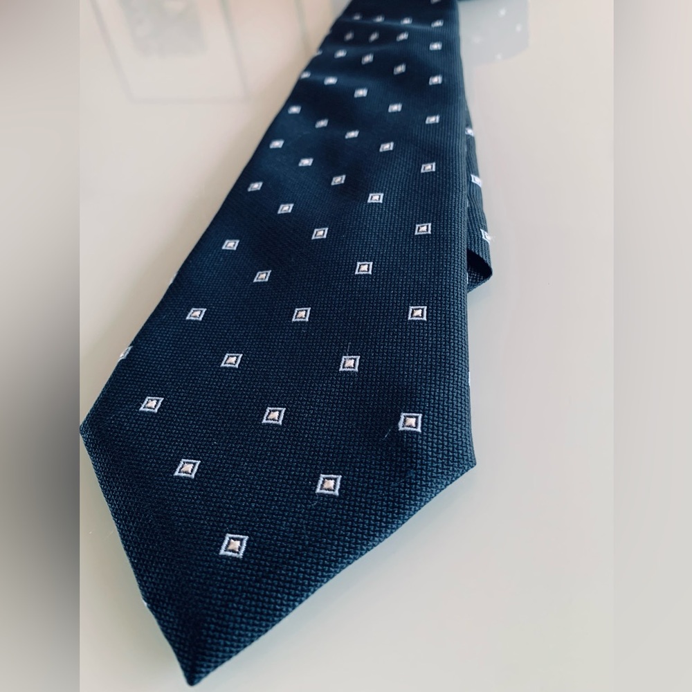 Hugo Boss Necktie - Picture 2 of 8